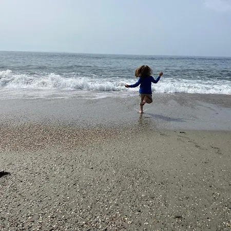 Bella Viky Mavrovoúnion