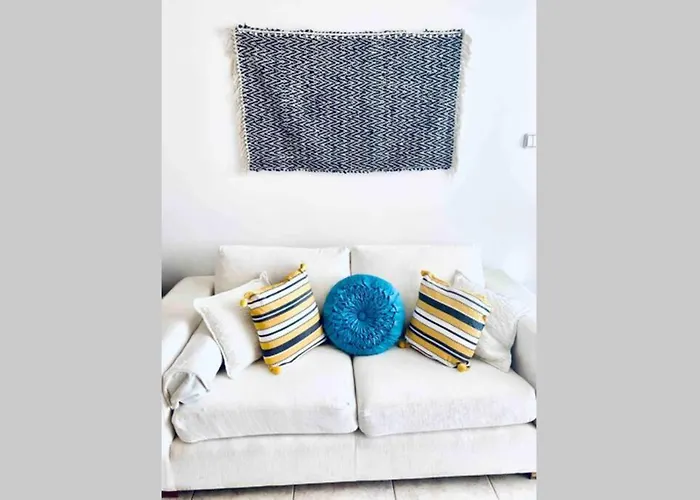 Bella Viky * Mavrovoúnion